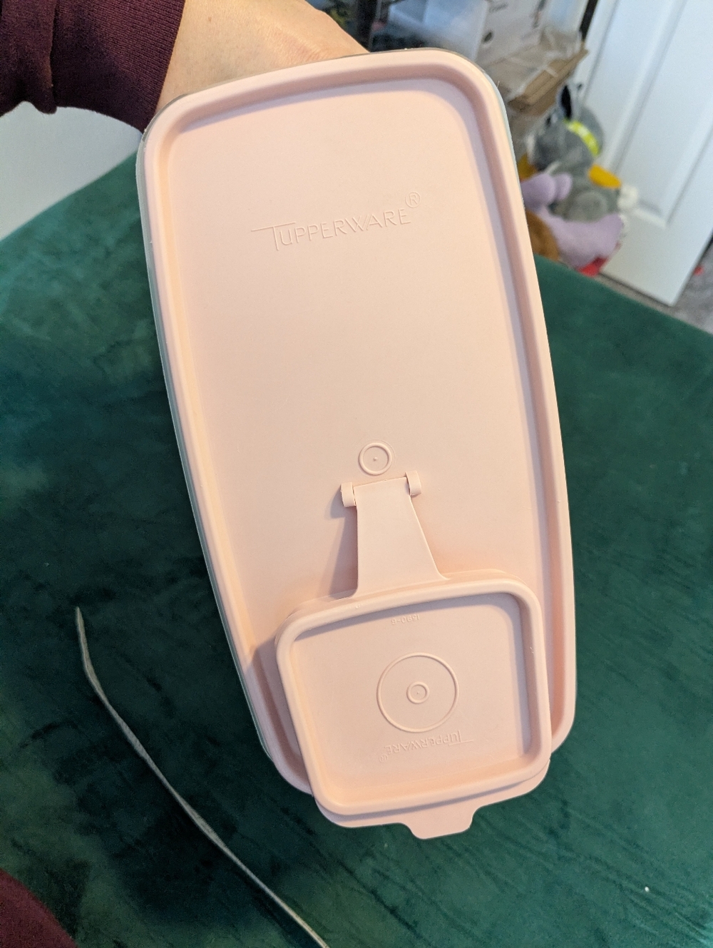 Tupperware Cereal Keeper 1588-8 1590-6 1589-8